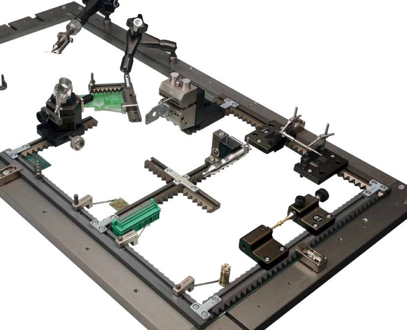 Placa electrónica sostenida sobre rieles dentados SCHIENENFIX para medición óptica